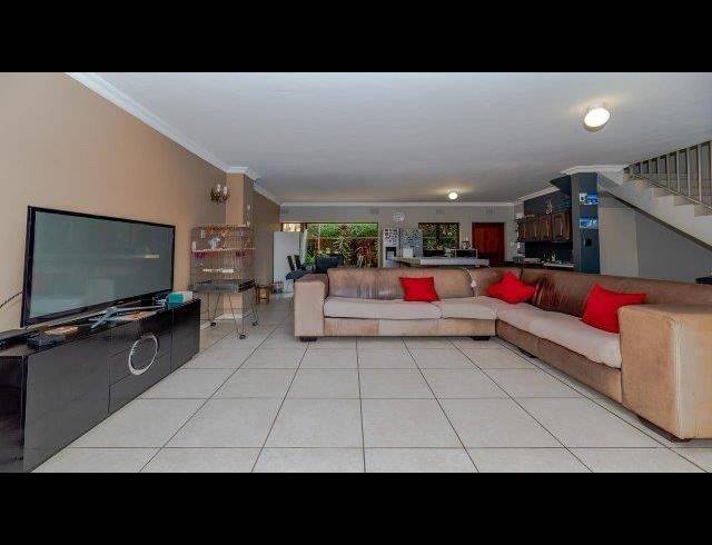 3 BEDROOM DUPLEX RENTED IN SUNNINGDALE